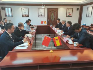  2020年11月27日，乐家集团高层辅导莅临BB电子建材集团总部互换工作